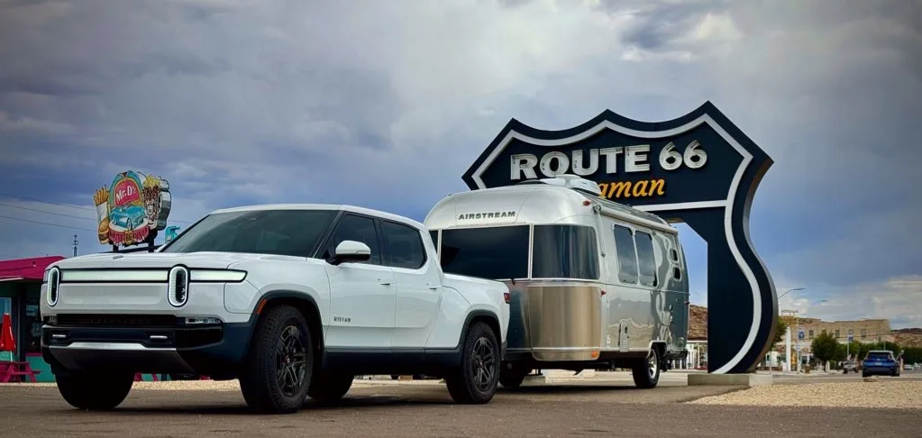Wattreach — 23′ Airstream International with Rivian R1T